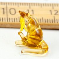 Выдра с рыбой мини фигурка