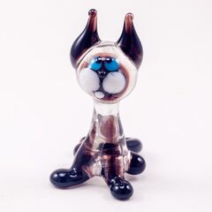 Котик сиамский с черными ушками