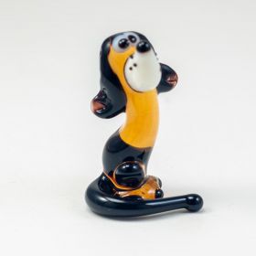 Пес Барбос сидит Собаки